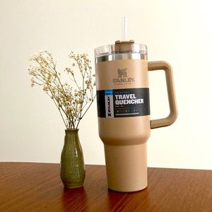 Stanley Adventure Vacuum Quencher Travel Tumbler - 40 fl. oz. --In drift…